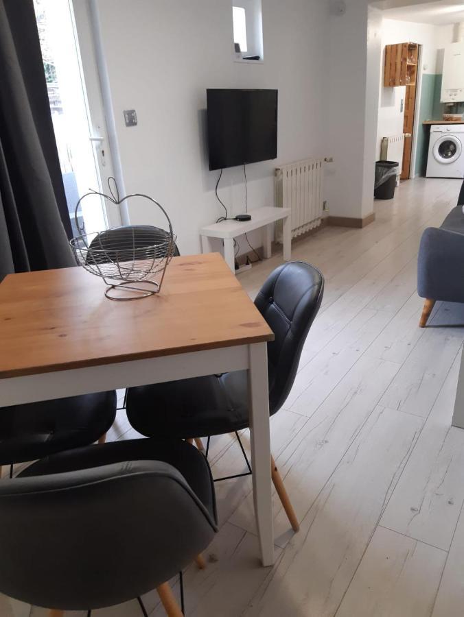Apartment Charmante Maison Renovee, Proche Et Centre-ville LʼIsle-Jourdain